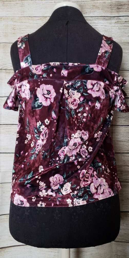 Random Florals Shoulder Top - Picture 2 of 2